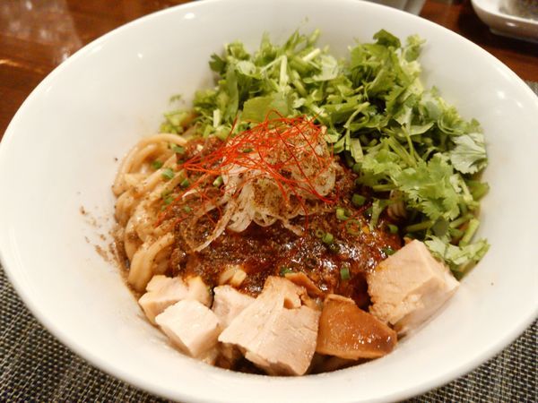 「パクチー麻婆まぜそば」@らぁ麺 やまぐち 辣式の写真