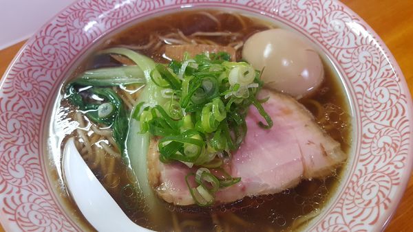 「味玉醤油ラーメン」@無化調らぁめん 山吟の写真