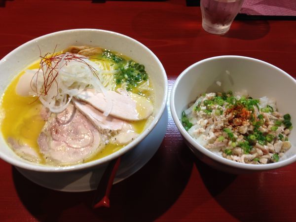 「特製濃厚塩えびす（大盛）＋塩ねぎチャーシュー丼」@ら～めんつけ麺 えびすの写真