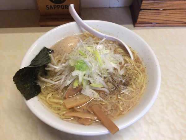 「豚骨らーめん  濃厚 大盛」@らーめん五衛門 茂原店の写真