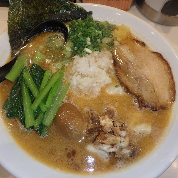 「ワンタン海老そば(950円)、味玉(クーポン)」@海老・特濃煮干そば まるはの写真