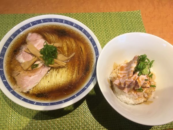 「鶏中華そば500円、塩煮干650円、チャーシュー丼（無料）」@柴崎亭の写真