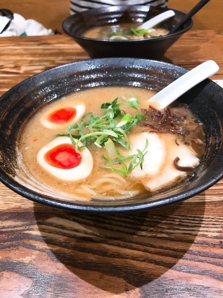 「豚骨醤油らーめん」@ラーメン屋 上方 段七 梅三小路店の写真