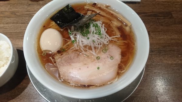 「味玉醤油の旨味そば」@Tomboの写真