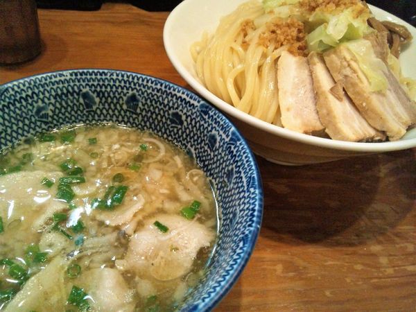 「新宿ガーリック塩つけ麺特盛（980円）」@麺や百日紅の写真