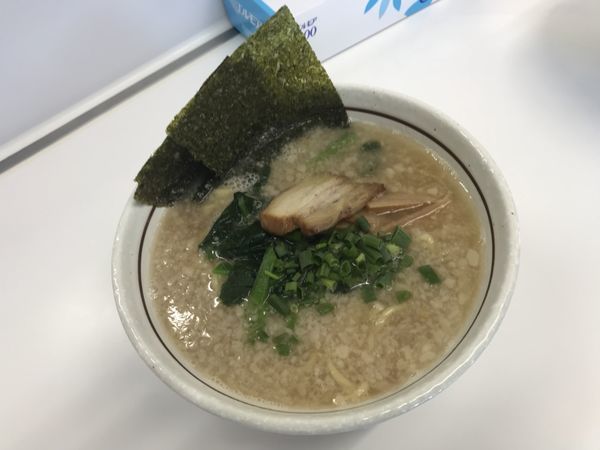 「塩豚骨ラーメン」@あおとう あすとろ渡田店の写真