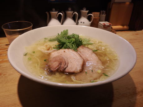 「本丸塩らー麺」@横濱元町 本丸亭 横浜店の写真