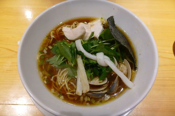 「鶏・煮干・蛤のトリプルSOBA¥980」@Ginza Noodles むぎとオリーブの写真