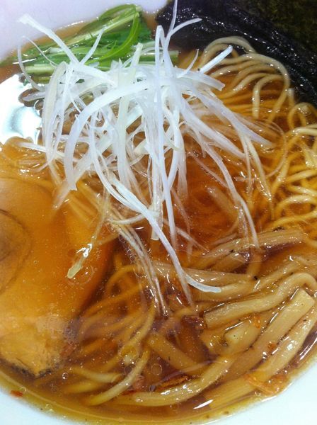 「香彩鶏だし醤油らーめん」@麺屋 翔 西新宿本店の写真