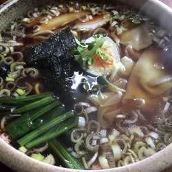 ワンタンメン750円