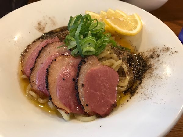 「【限定】黒胡椒のきいた　比内地鶏油そば　750円」@荒町商店中華そば ふじやまの写真