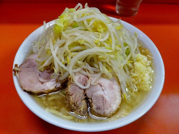 「ラーメン（700円）ニンニク」@ラーメン二郎 神田神保町店の写真