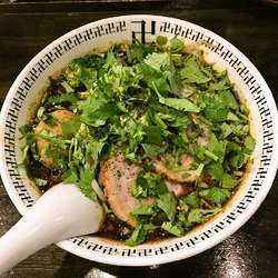 特製スパイス・ラー麺＋パクチー増量