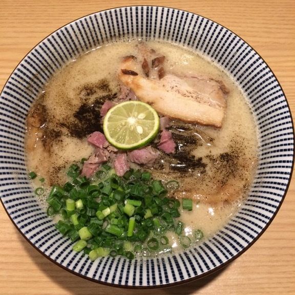 「ラム豚骨らーめん塩」@自家製麺 MENSHO TOKYOの写真