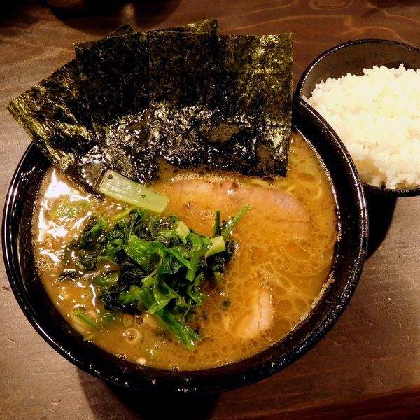 「ラーメン（680円）麺柔らかめ･その他普通＋ライス（無料）」@家系ラーメン クックらの写真