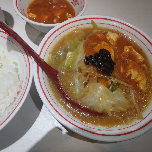 「蒙古タンメン (800円)、定食(180円)、缶ビール」@蒙古タンメン 中本 立川店の写真