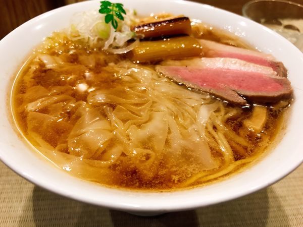 「鴨わんたん麺(丸太白ネギ・ユズシラガ)」@らーめん 鴨to葱の写真