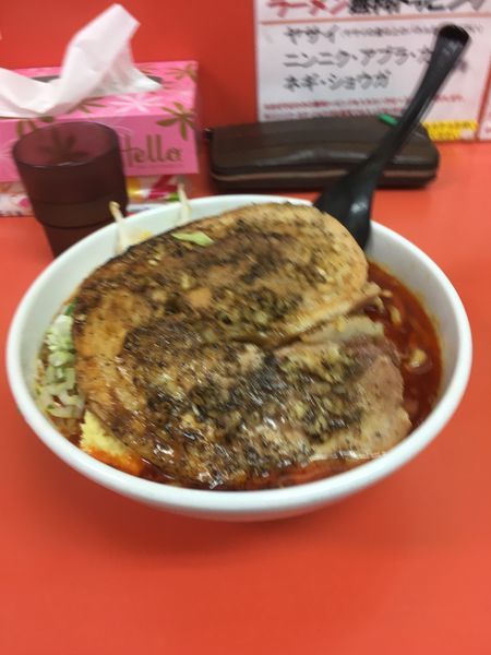「辛ラーメン小 テキサス大」@らー麺 ぶたのジョーの写真
