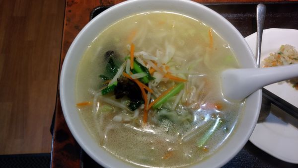 「タンメン＋半チャーハンセット700円」@聚楽園の写真