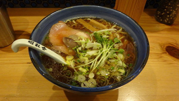 「ザ・正油らーめん」@自家製麺 啜乱会の写真