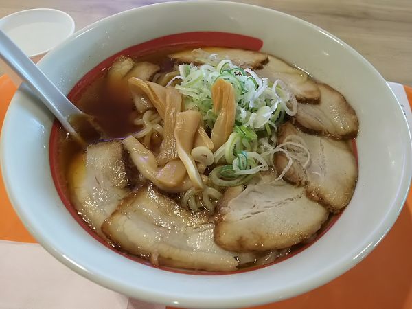 「豚バラチャーシューめん　：醤油　（大盛り：サービス）」@幸楽苑 レイクウォーク岡谷店の写真