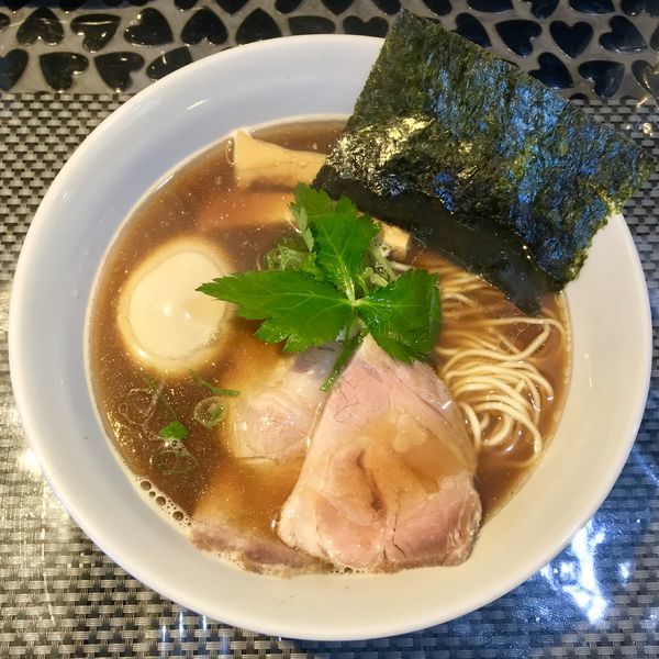 「鶏醤油ラーメン ￥780円（味玉＋100円）」@赤青(MURASAKI)の写真