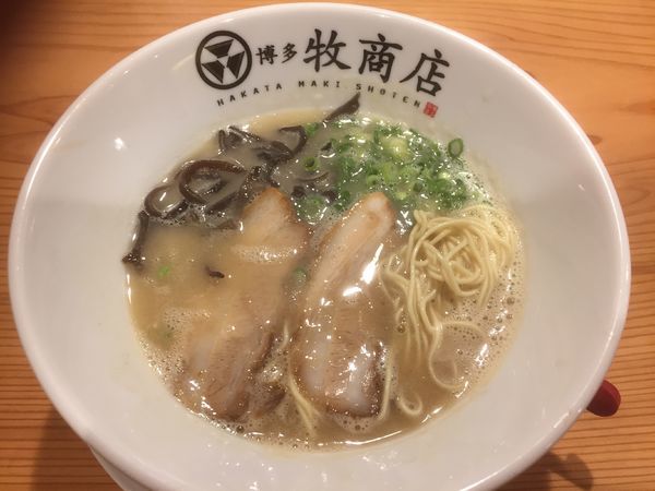 「白とんこつ¥600+替玉¥100」@博多 牧商店の写真