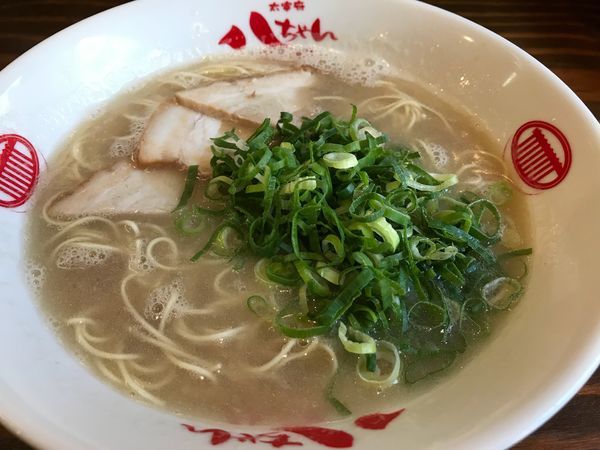 「豚骨ら〜めん 650円」@太宰府八ちゃんラーメン 天神店の写真