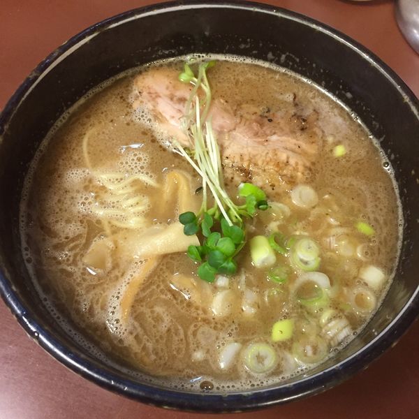 「【夜の部】魚介豚骨ラーメン (細麺) ￥770」@ラーメン ひかりの写真
