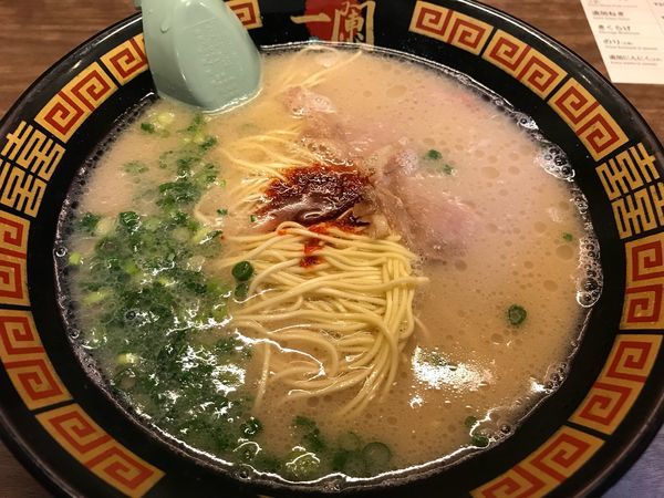 「天然とんこつラーメン  890円」@一蘭 本社総本店の写真