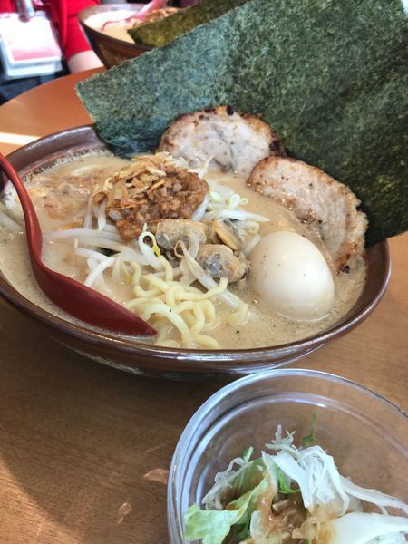 「江戸前味噌ラーメン 炙りチャーシュー2枚のせ WBGトッピングで」@みそ屋 田所商店 WBG店の写真
