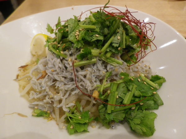 「釜揚げしらすとパクチーまぜ麺」@春水堂 横浜ポルタ店の写真