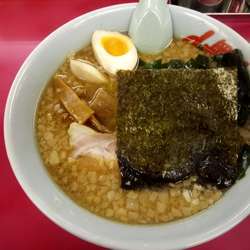 プレミアム醤油とんこつ味玉セット950円