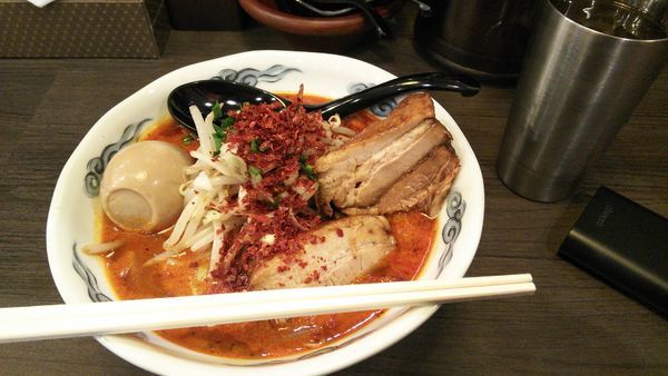 「肉増しラーメン＋卵（辛め、痺れ普通）」@四川味噌ラーメン Z軒の写真