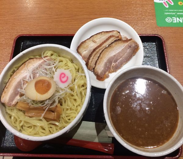 「魚介つけ麺大盛＋チャーシュー」@芳麺の写真
