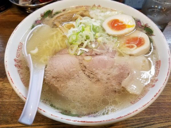 「朝　味玉中華そば　塩　大盛」@らあめん 寸八 総本店の写真