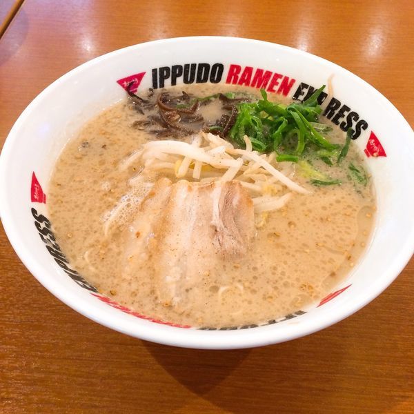 「博多とんこつ」@一風堂 越谷レイクタウン店の写真