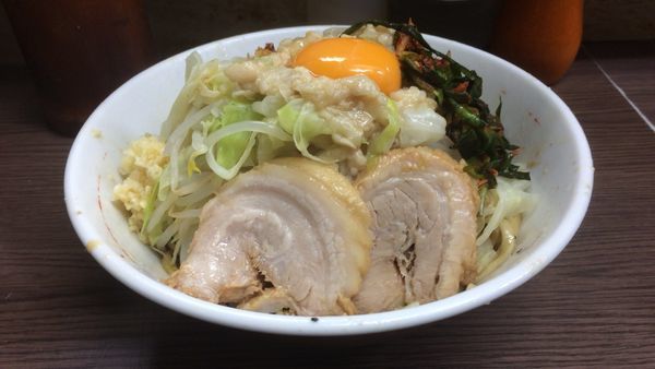 「小ラーメン＋汁なし＋ニラキムチ」@ラーメン二郎 横浜関内店の写真