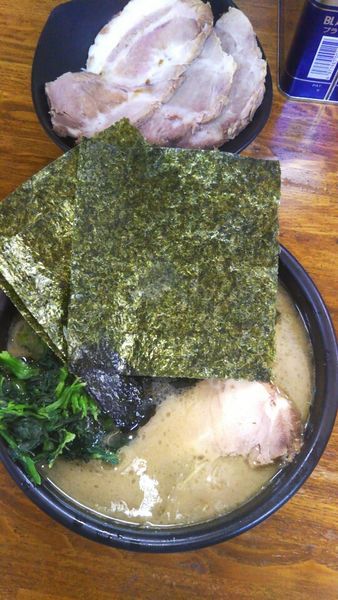 「ミニラーメン　600円＋チャーシュー　200円」@横浜家系ラーメン上々家の写真