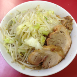 小ラーメン 700円 ヤサイ 麺硬め
