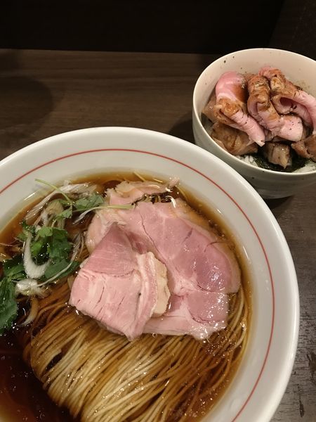 「黒、チャーシュー丼」@八咫烏の写真