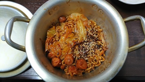 「汁なし激辛ラーメン　８００円」@ちぇご屋の写真