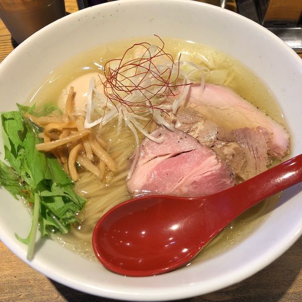 「香彩鶏だし特製塩ラーメン」@麺屋 翔 西新宿本店の写真