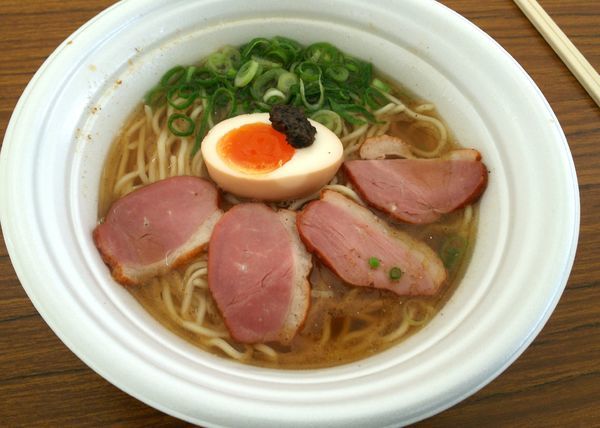 「【駿河拉麺會】トリュフと特選カモチャーシュー醤油ラーメン」@東京ラーメンショー 2017の写真