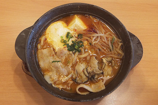 「牡蠣の本格辛口チゲ」@ガスト 越谷大袋店の写真