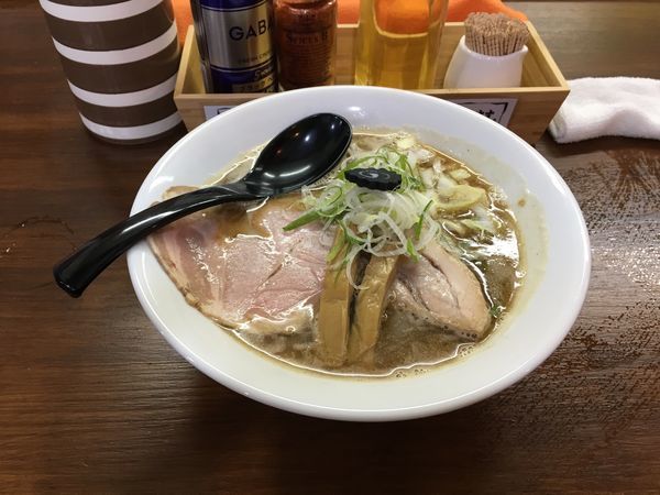 「肉煮干しラーメン   800円」@らーめん 虎テツの写真