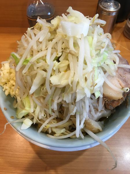 「カリードクロ（ヤサイ、ニンニク）」@ラーメン二郎 八王子野猿街道店2の写真