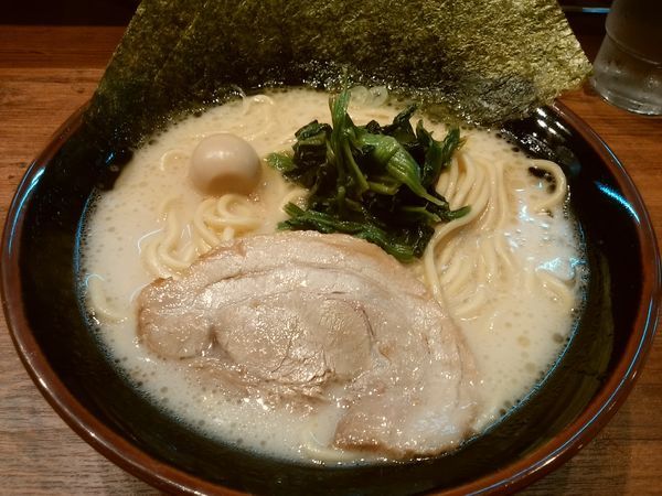 「塩らーめん780円」@横浜家系ラーメン たくみ家 水戸見和店の写真