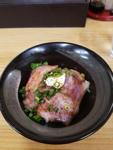 「土日限定メニュー　牛めし小　３００円」@ラーメン専門店 いっぱしの写真