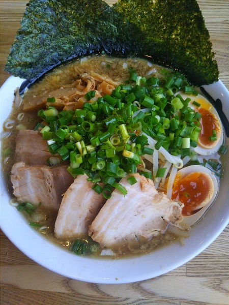 「豚骨商事ラーメン 950円」@豚骨商事の写真